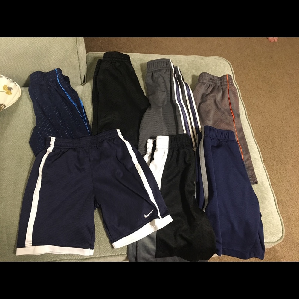 Lot of 7 pair of boys shorts size 7